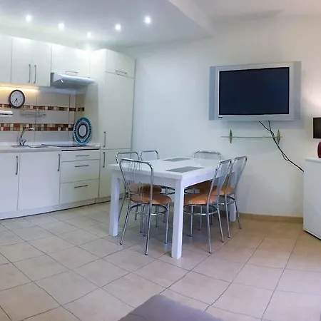 度假居 Superior Self Catering Holiday *